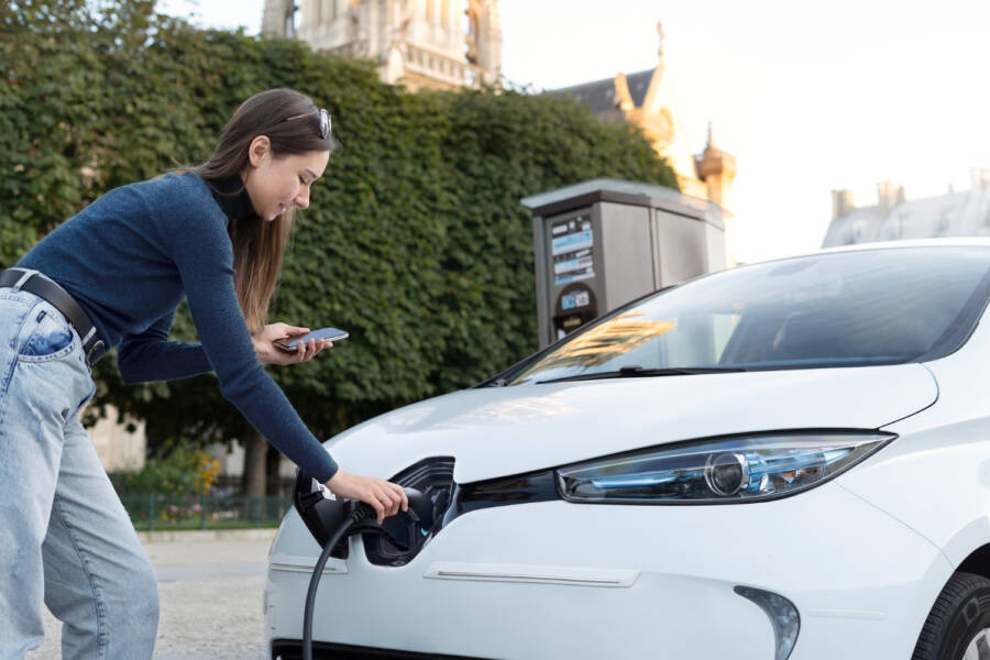 Empowering Electric Vehicle Usage in the Workplace 